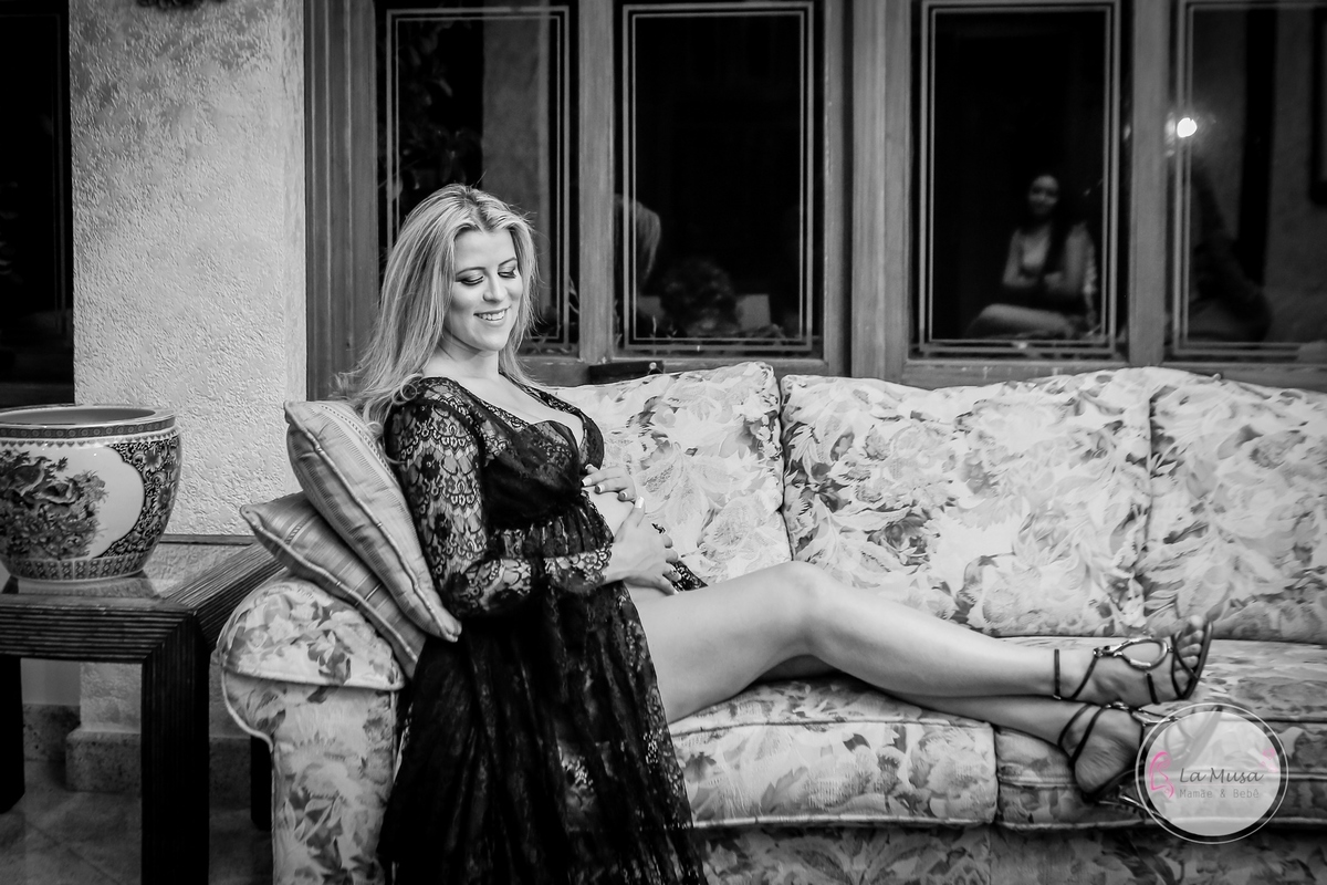 Fotos de gestante em brasília, Linga gravida fotografando ao ar livre.