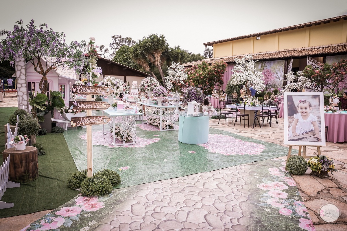 Festa Casa de boneca, lamusa, Mabel Manzi Decorações, haras do morro, festa menina, festa infantil