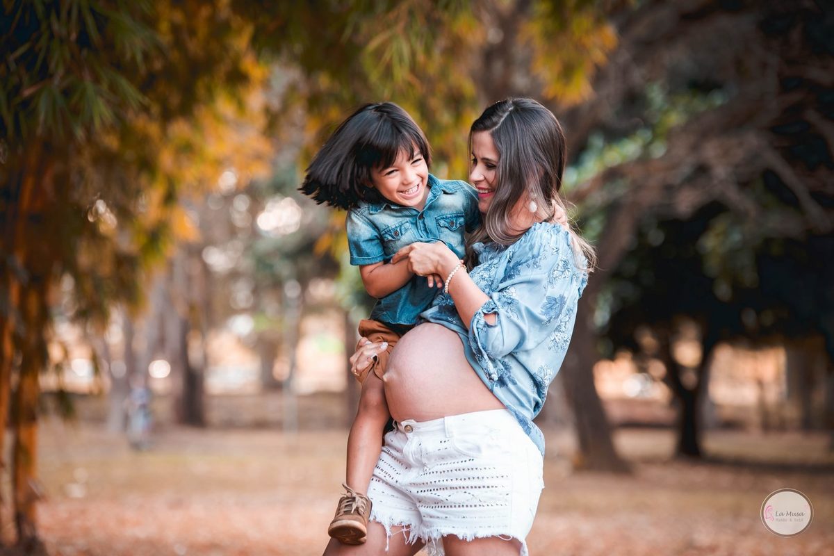 Ensaio gestante brasilia, ensaio parque de águas claras, fotografo gestante bsb, fotografo mae e filho, fotos gestante no parque, ensaio gestante externo, ensaio la musa, 