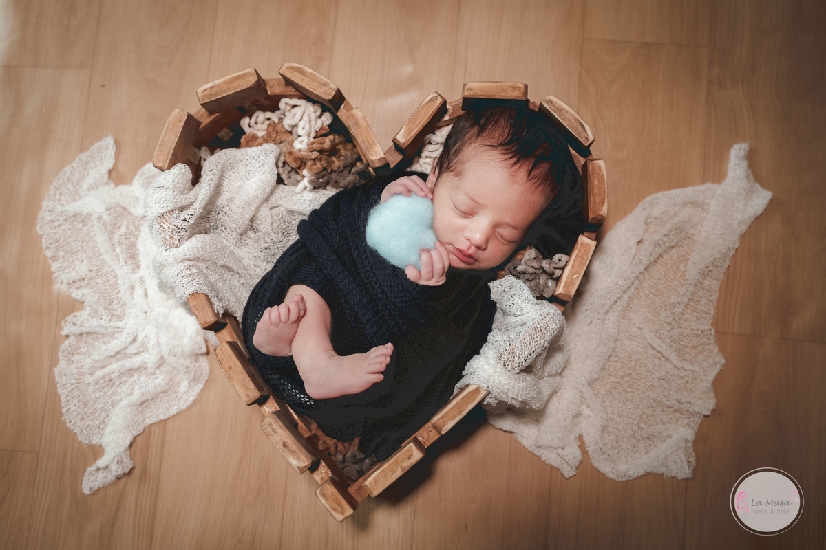 Newborn Menino, fotografia de bebê, estúdio de Newborn, Newborn Brasilia, Newbron policia