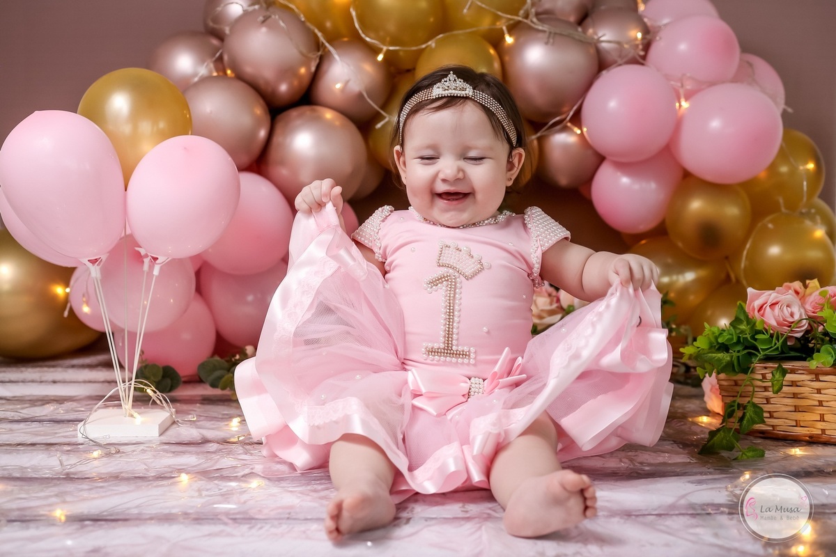 Smash The cake  menina, ensaio de 1 ano , comemorando 1 aninho