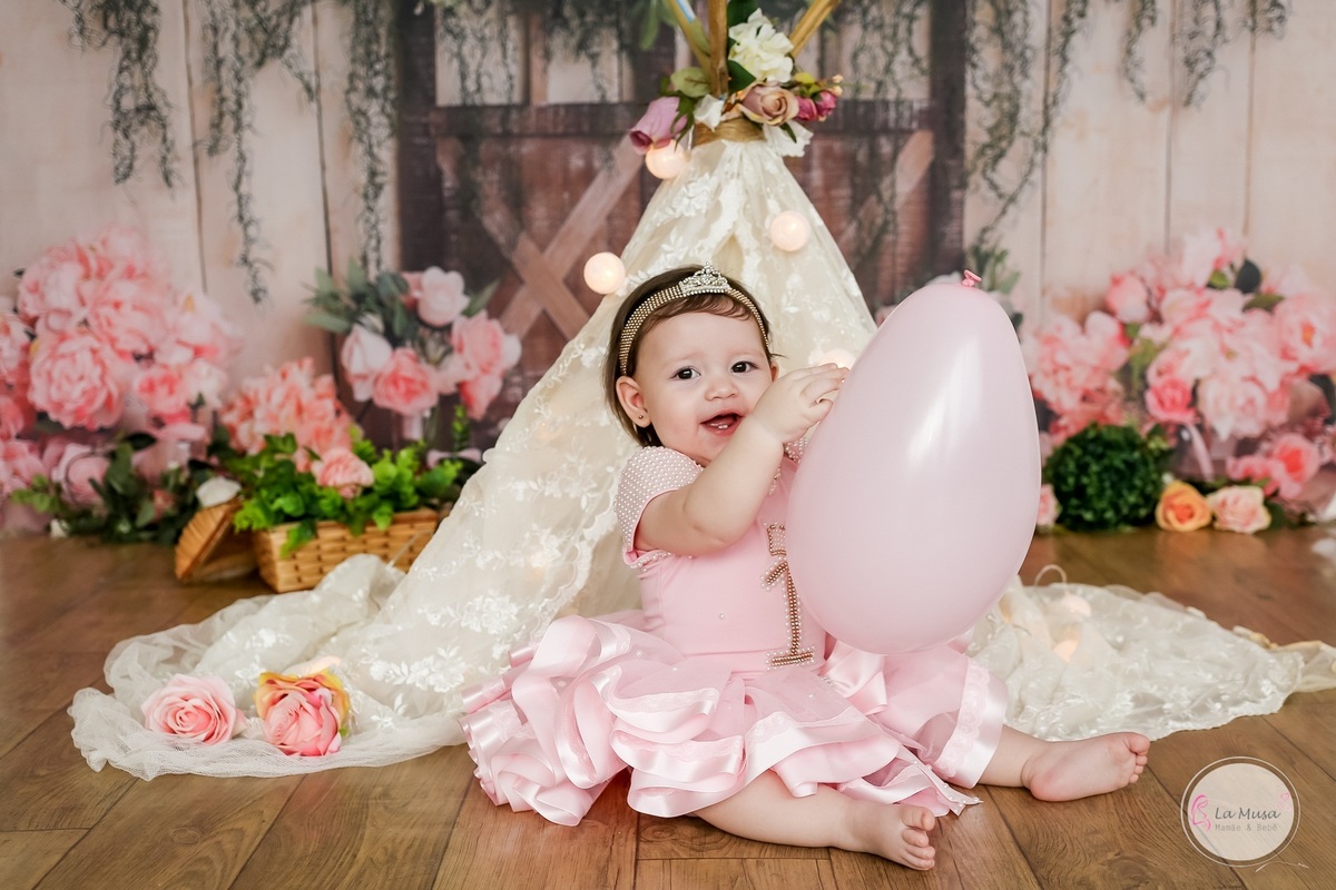 Smash The cake  menina, ensaio de 1 ano , comemorando 1 aninho