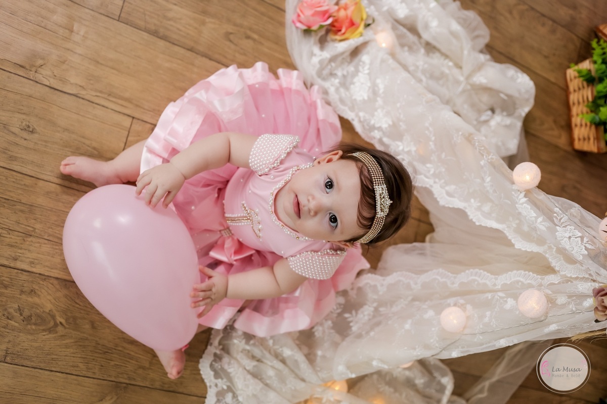 Smash The cake  menina, ensaio de 1 ano , comemorando 1 aninho