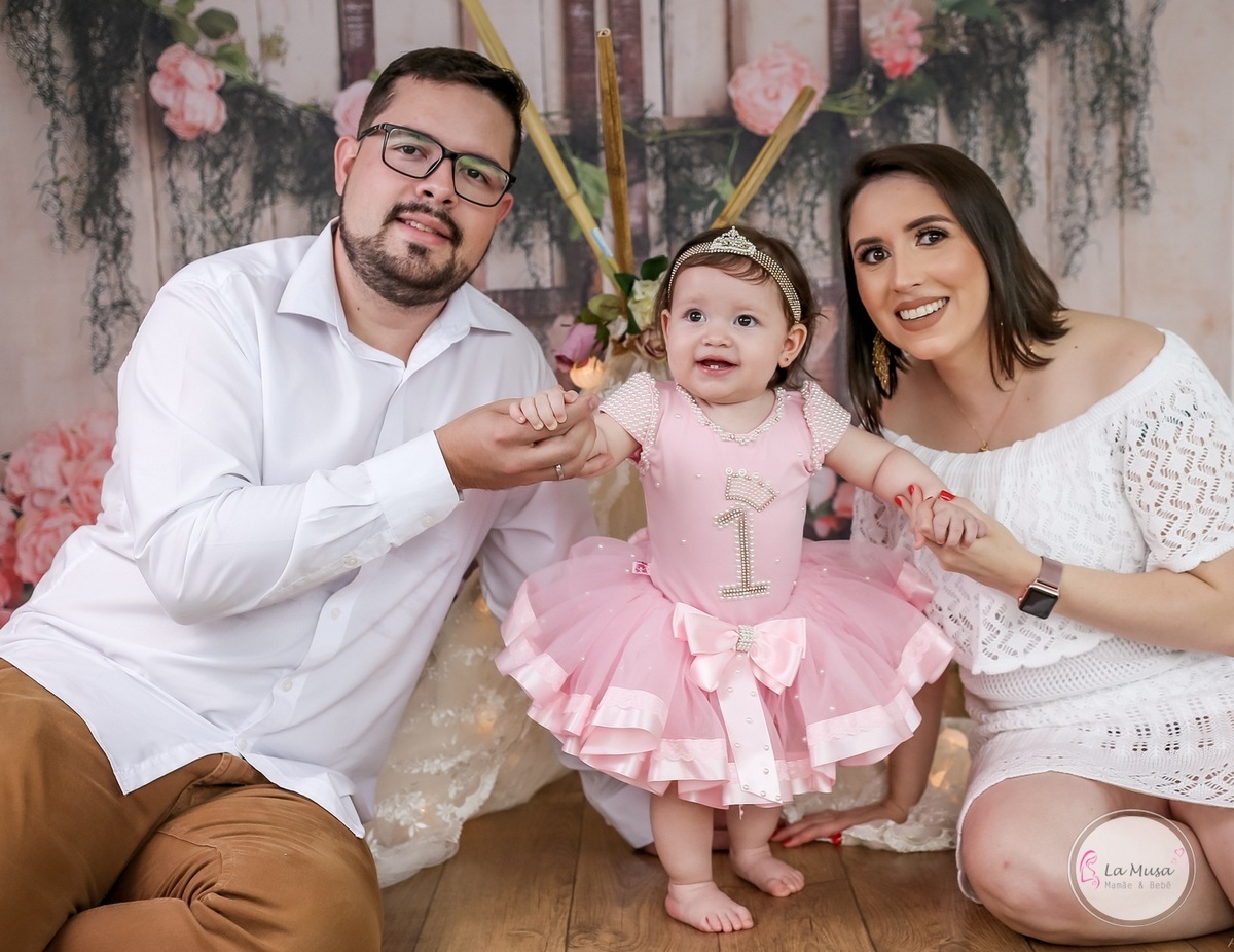 Smash The cake  menina, ensaio de 1 ano , comemorando 1 aninho