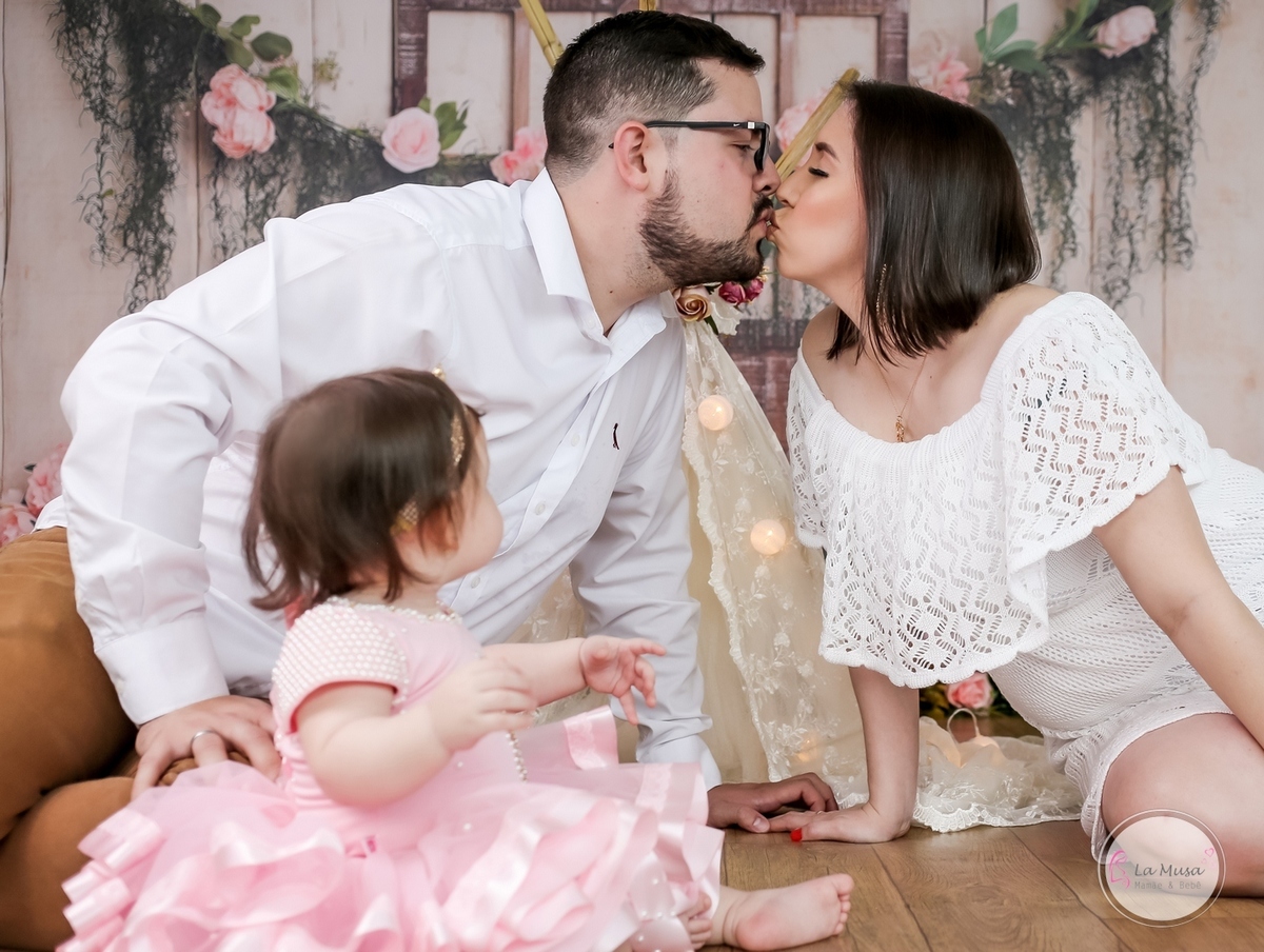 Smash The cake  menina, ensaio de 1 ano , comemorando 1 aninho