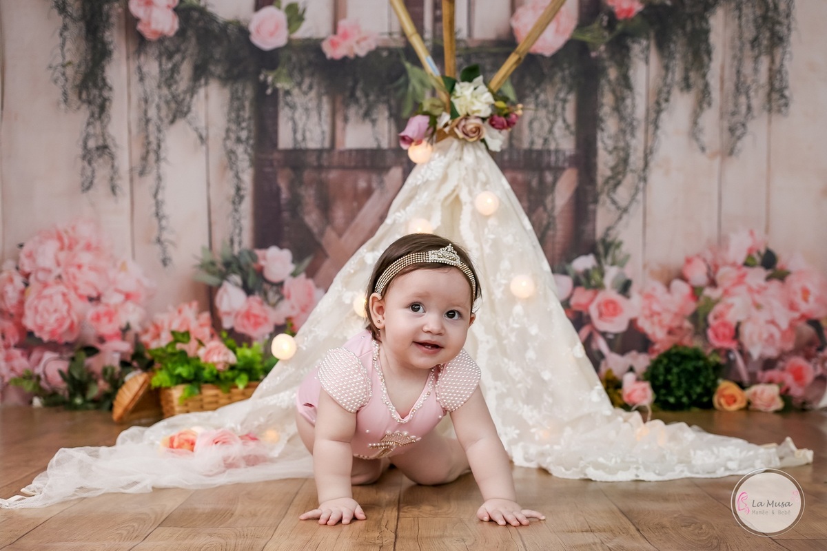 Smash The cake  menina, ensaio de 1 ano , comemorando 1 aninho