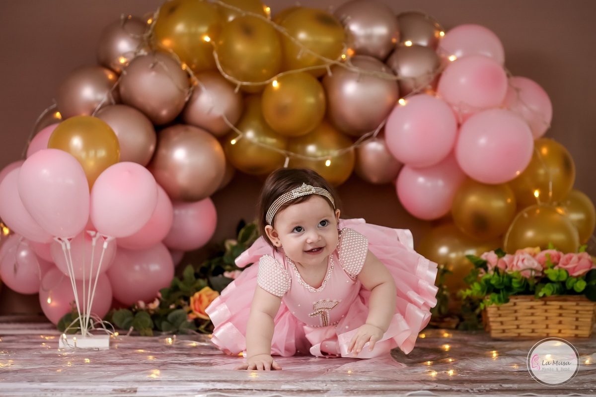 Smash The cake  menina, ensaio de 1 ano , comemorando 1 aninho