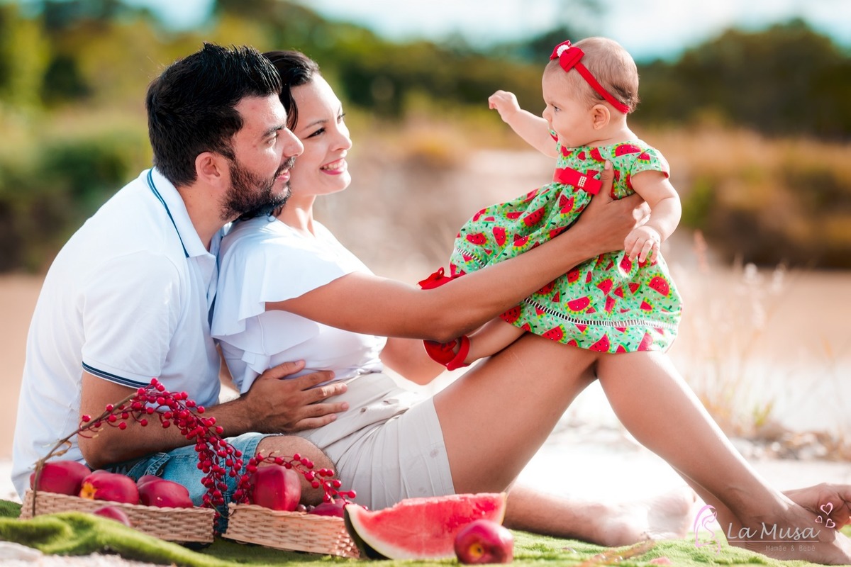 Ensaio de Bebê acompanhamento, ensaio menina frutas, ensaio dunas de areia, ensaio família, fotografo de bebê