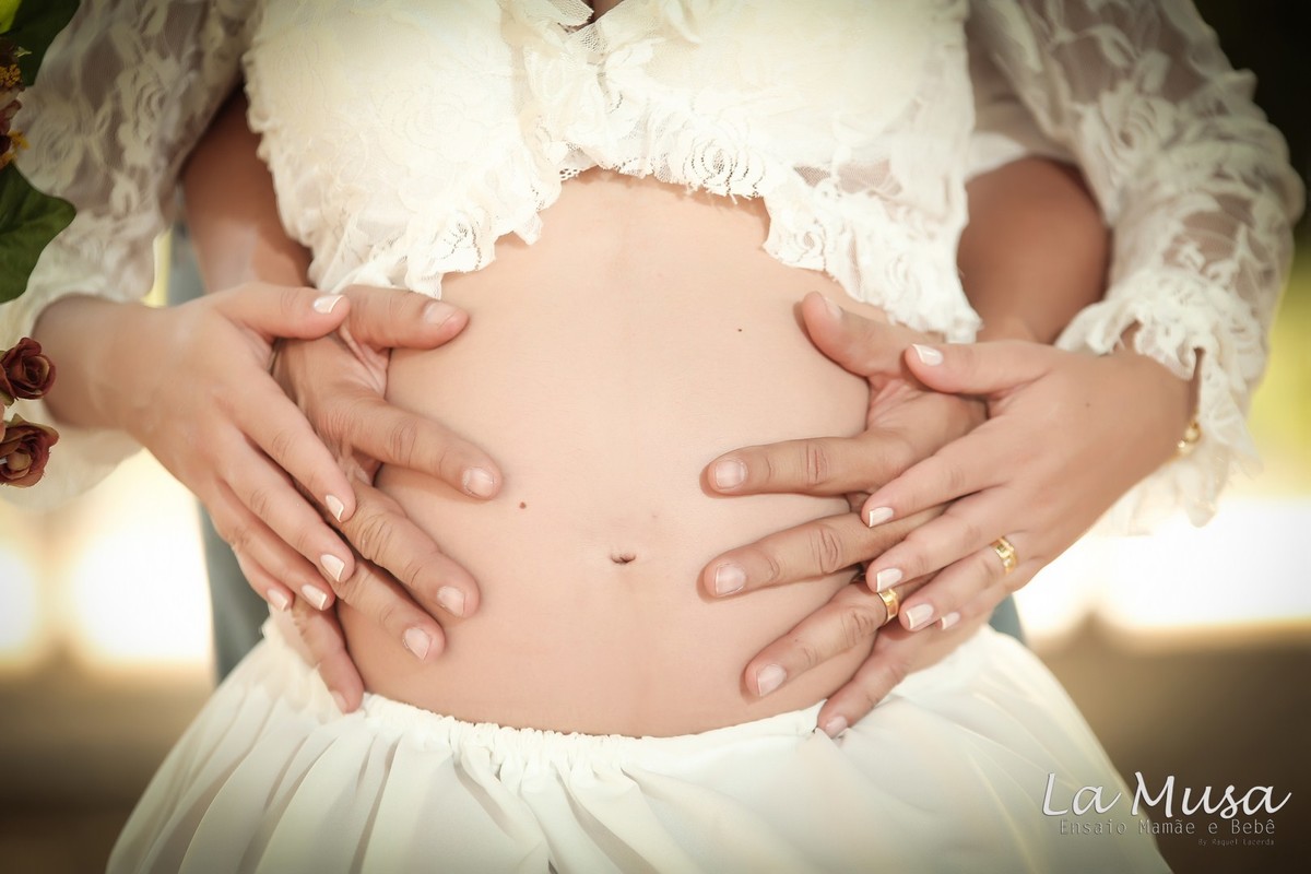 Carolina Coimbra gestante-bebê-newborn-mamãe linda-LaMusa-gestante no balanço.