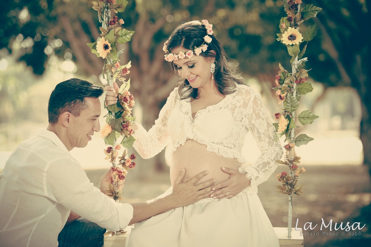 Carolina Coimbra gestante-bebê-newborn-mamãe linda-LaMusa-gestante no balanço.