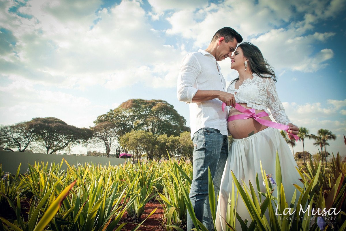 Carolina Coimbra gestante-bebê-newborn-mamãe linda-LaMusa-gestante no balanço.