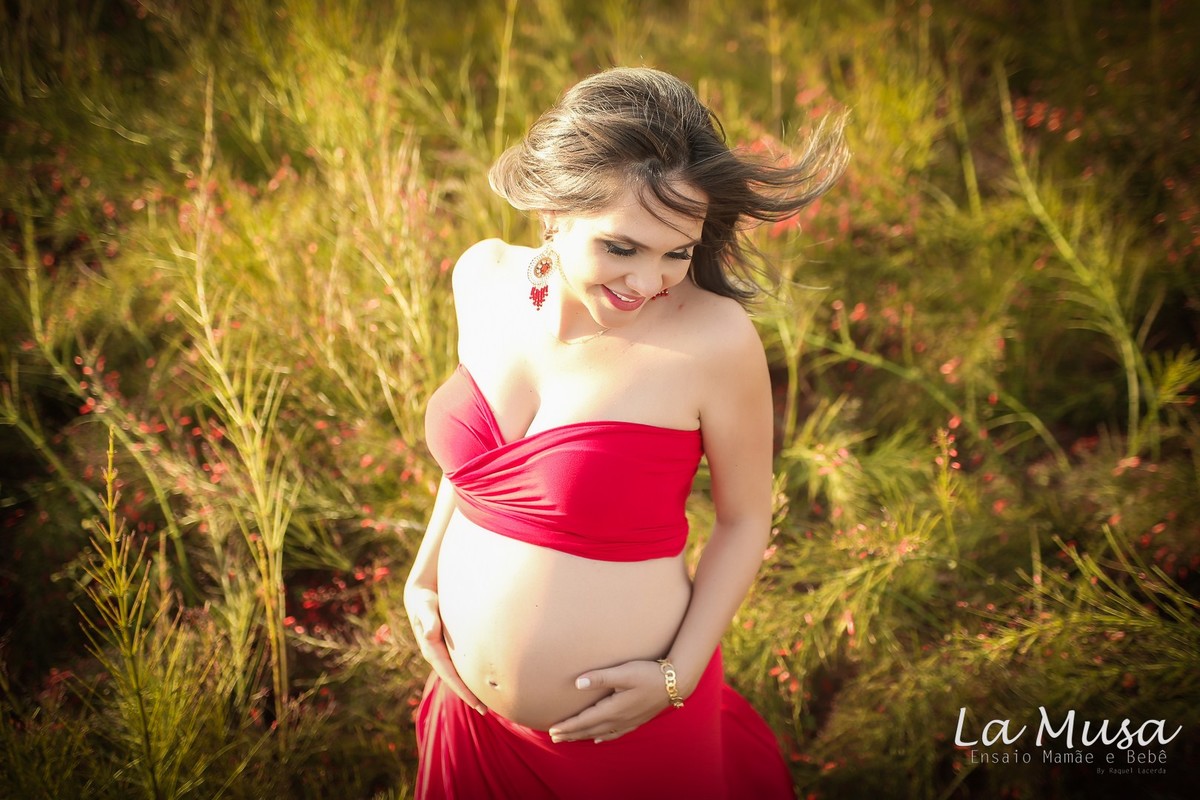 Carolina Coimbra gestante-bebê-newborn-mamãe linda-LaMusa-gestante no balanço.