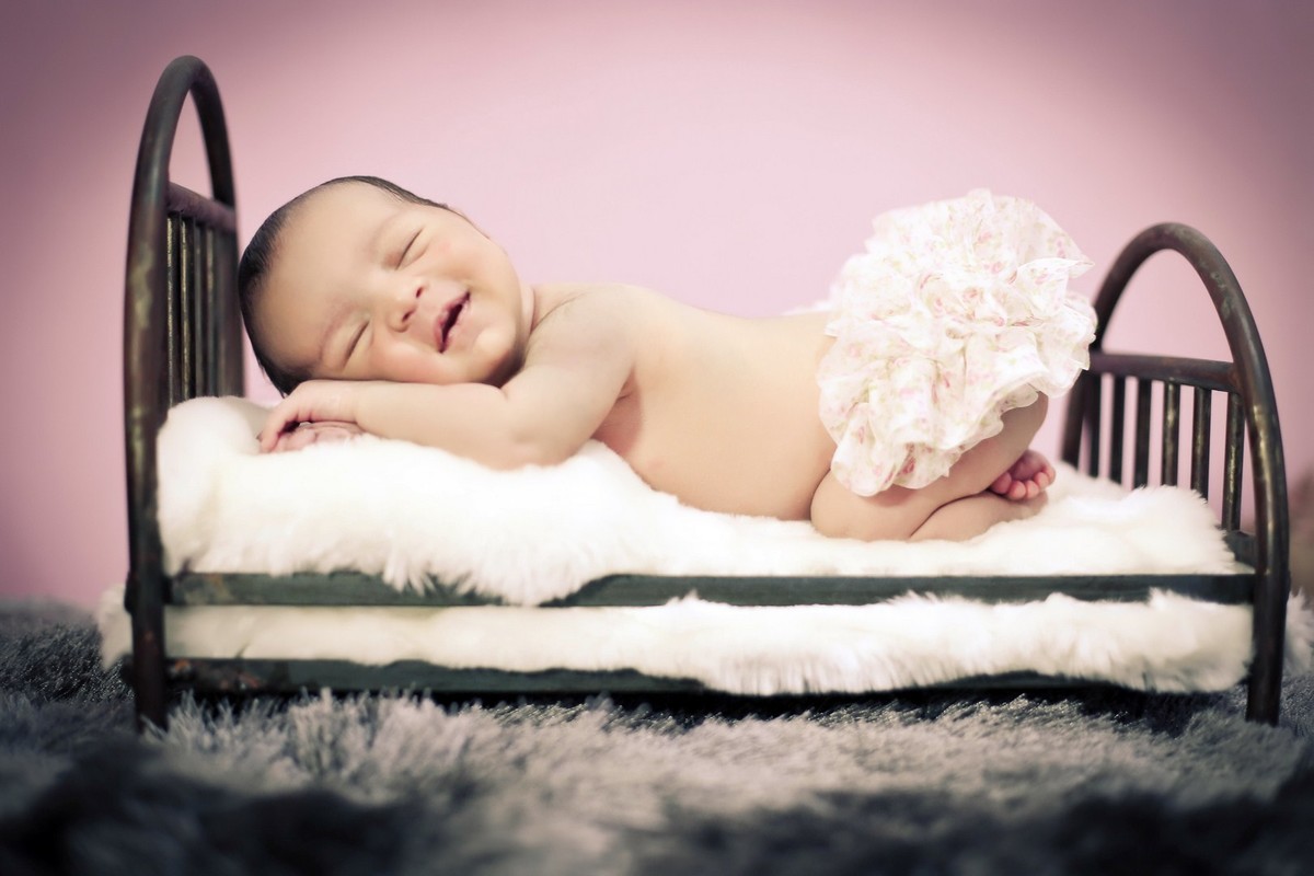 Larissa Helena Newborn-fotos recen nacido-mamae e bebe-fotos de bebês menina.