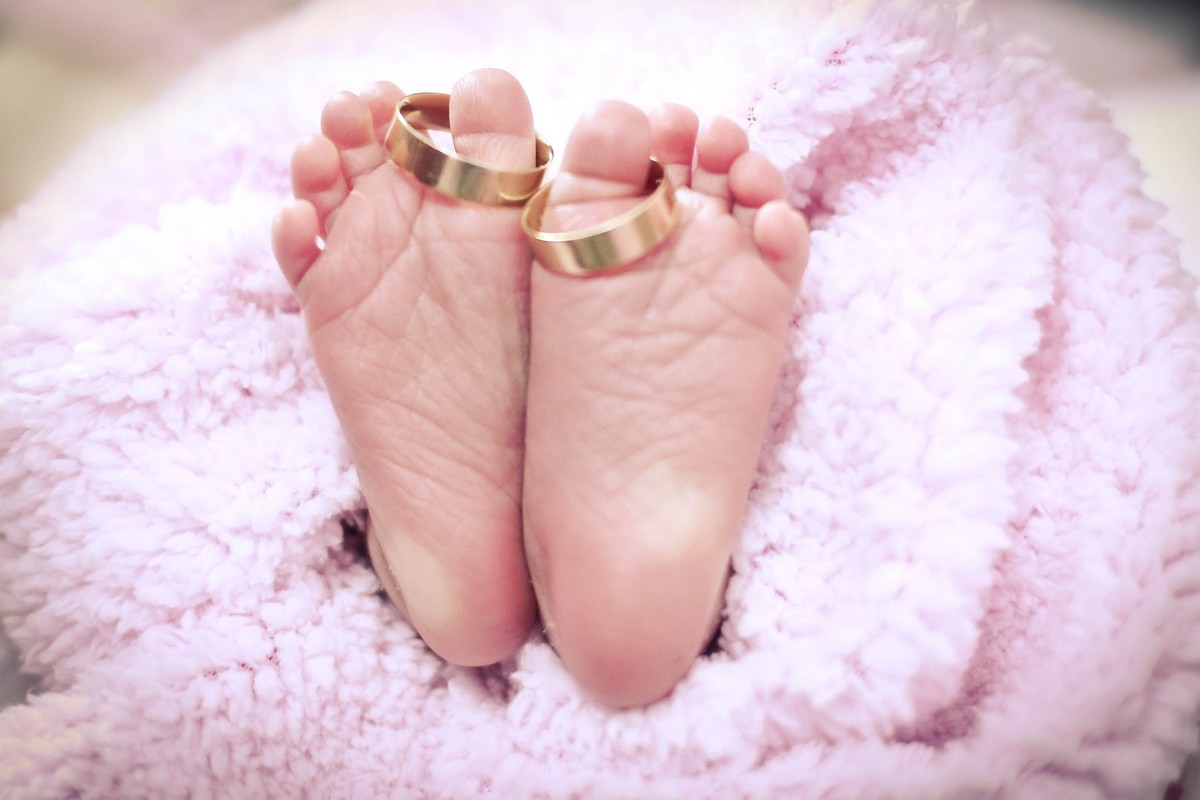 Larissa Helena Newborn-fotos recen nacido-mamae e bebe-fotos de bebês menina.