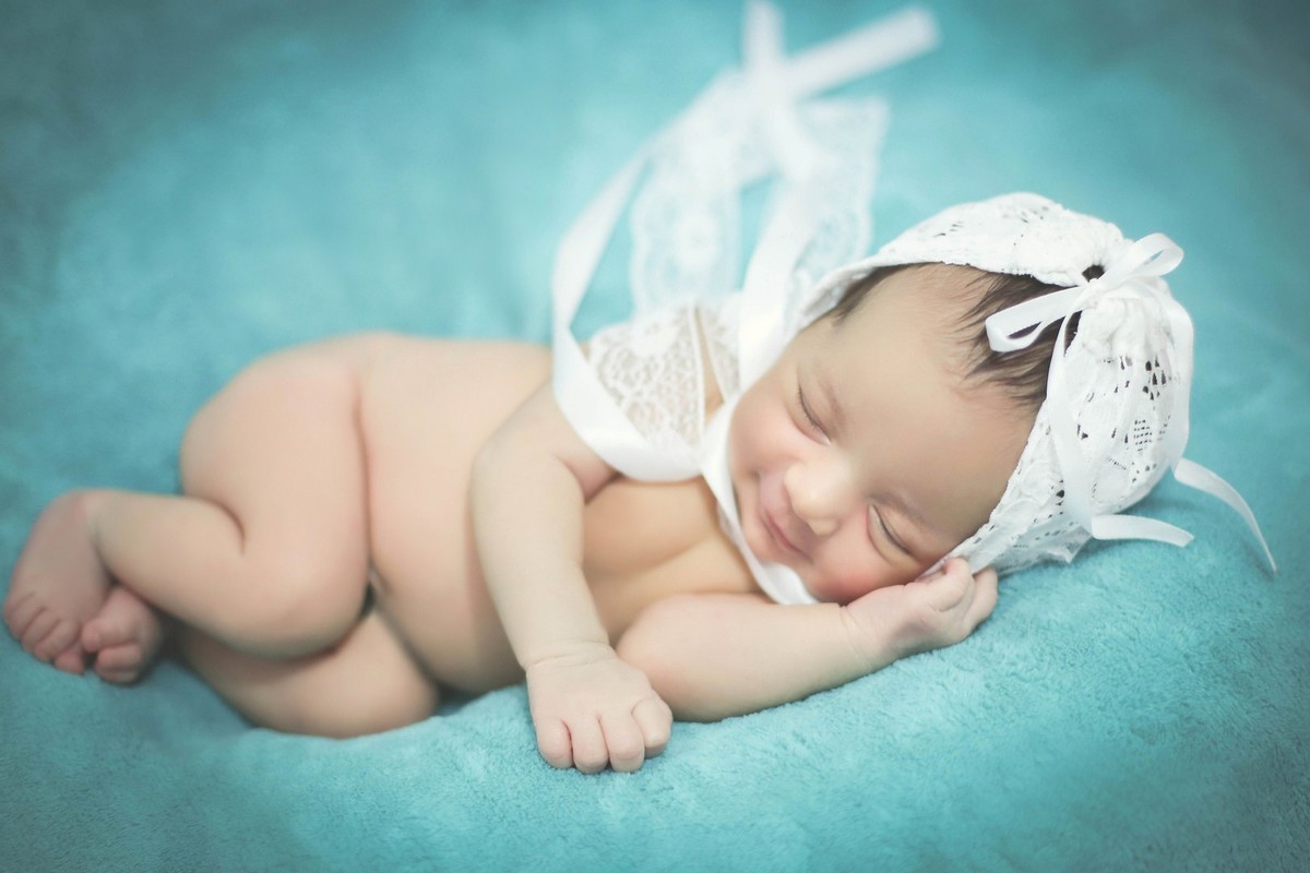 Larissa Helena Newborn-fotos recen nacido-mamae e bebe-fotos de bebês menina.