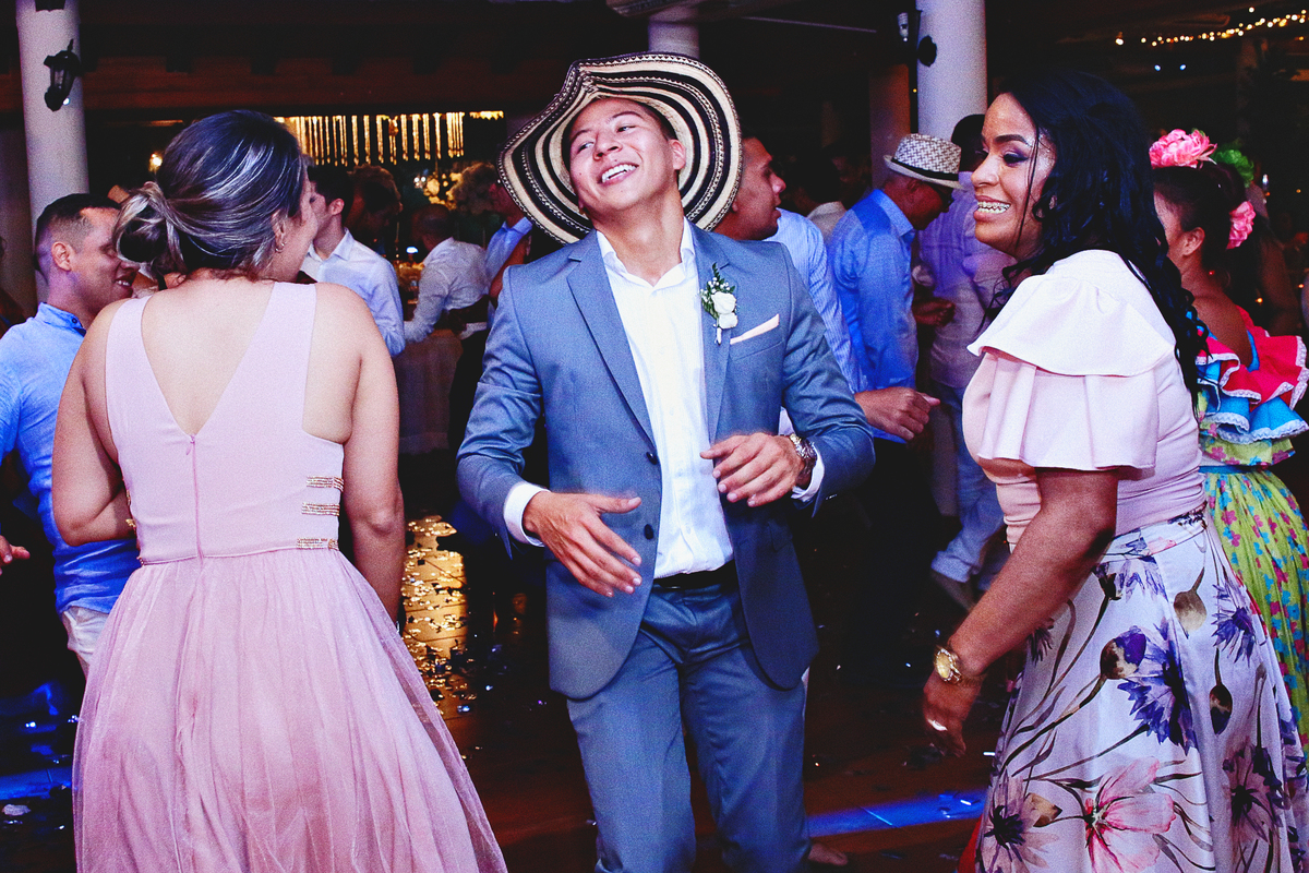 Al son de un vallenato.