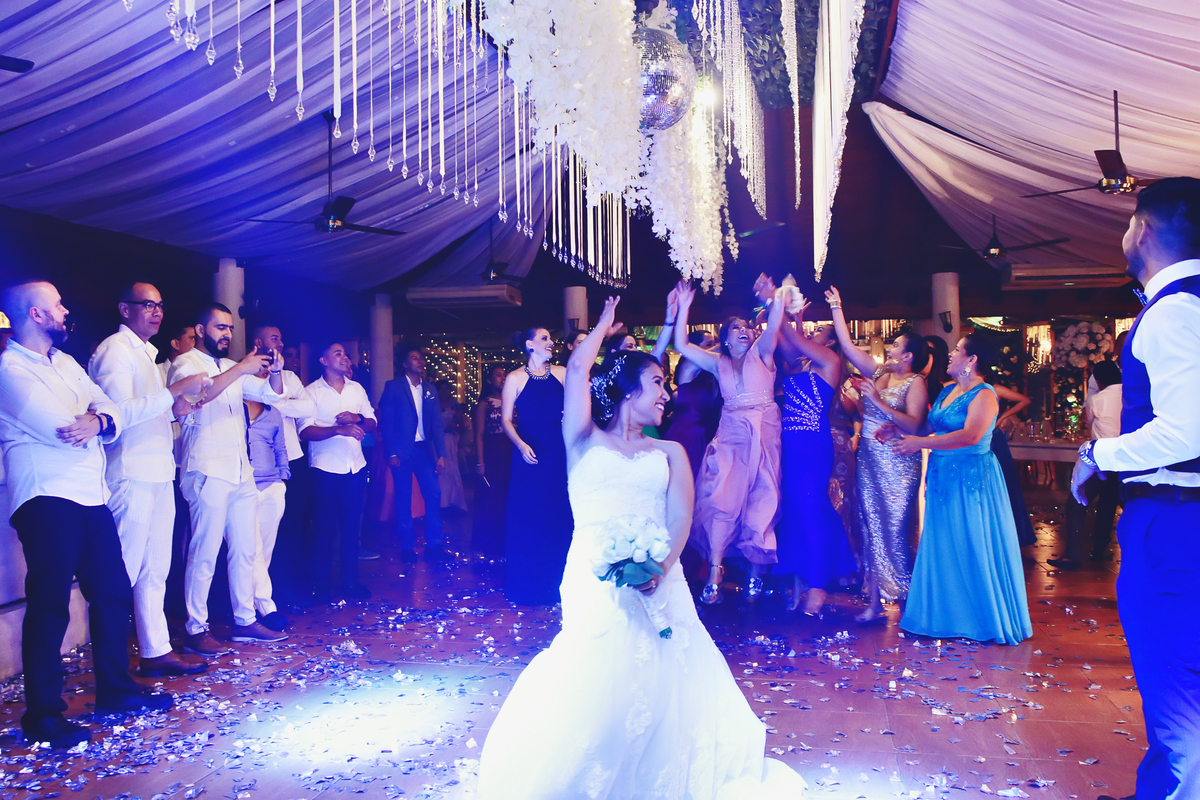 Lanzamiento del ramo.