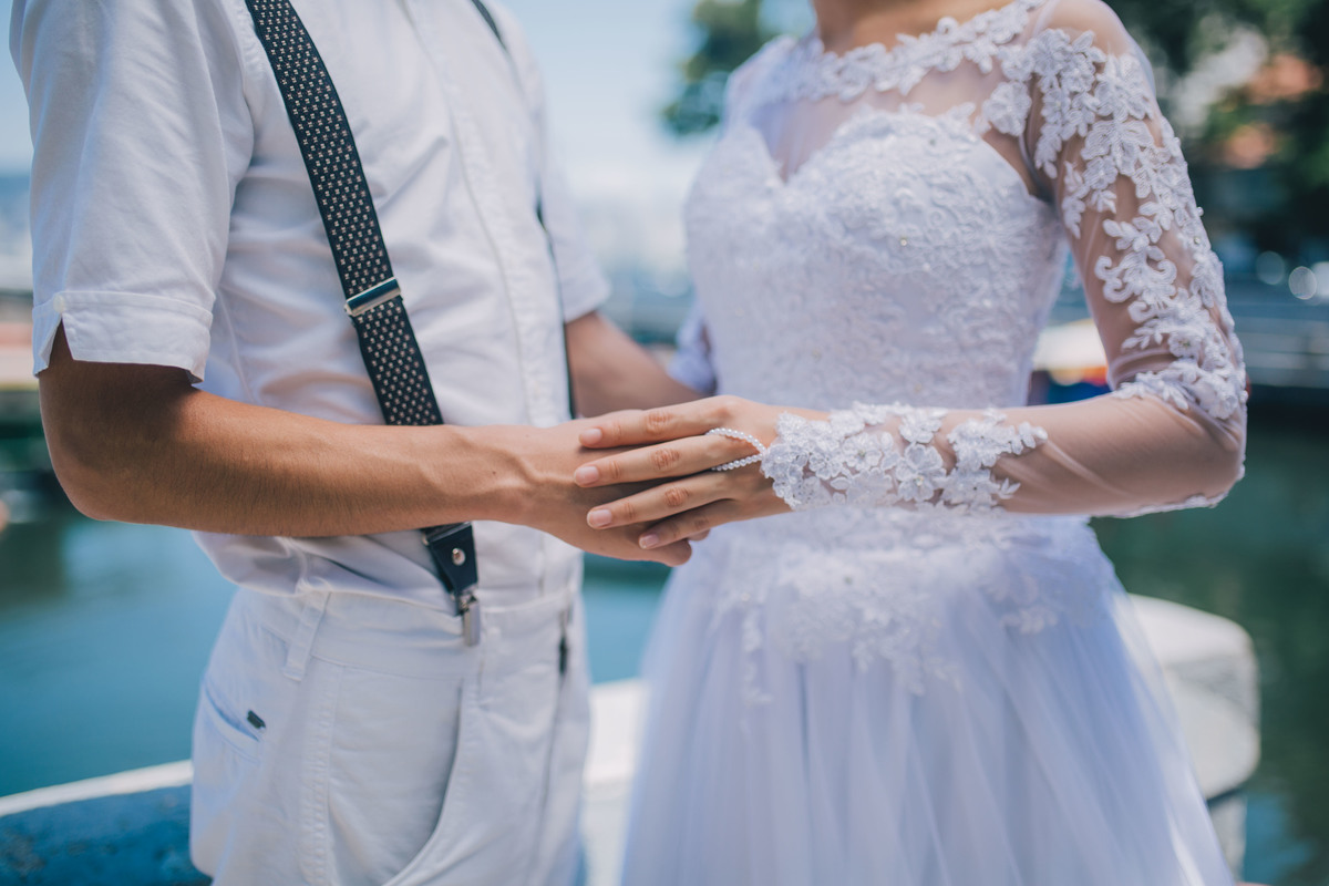 ensaio-externo-de-casal-rj-mureta-da-urca-maos-juntas