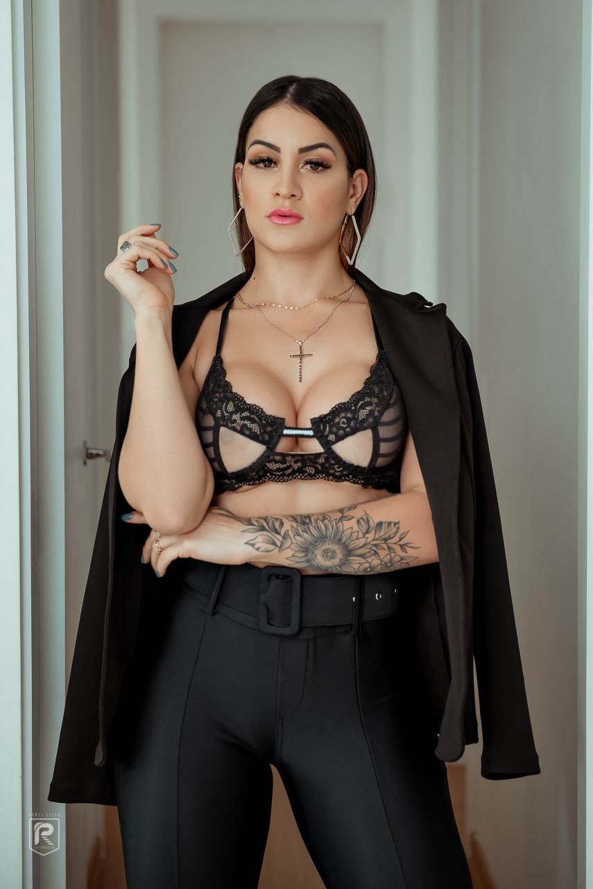 Ensaio Sensual - Erika Miranda - Nova Lima MG
ENSAIO E BOOK FEMININO CASUAL, SENSUAL E BOUDOIR - FOTOGRAFO RONEI SILVA