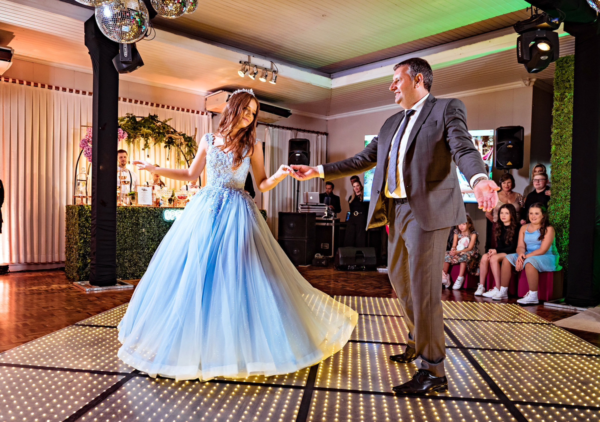 vestido do atelie dos vestido nos 15 anos em Santa Cruz do Sul