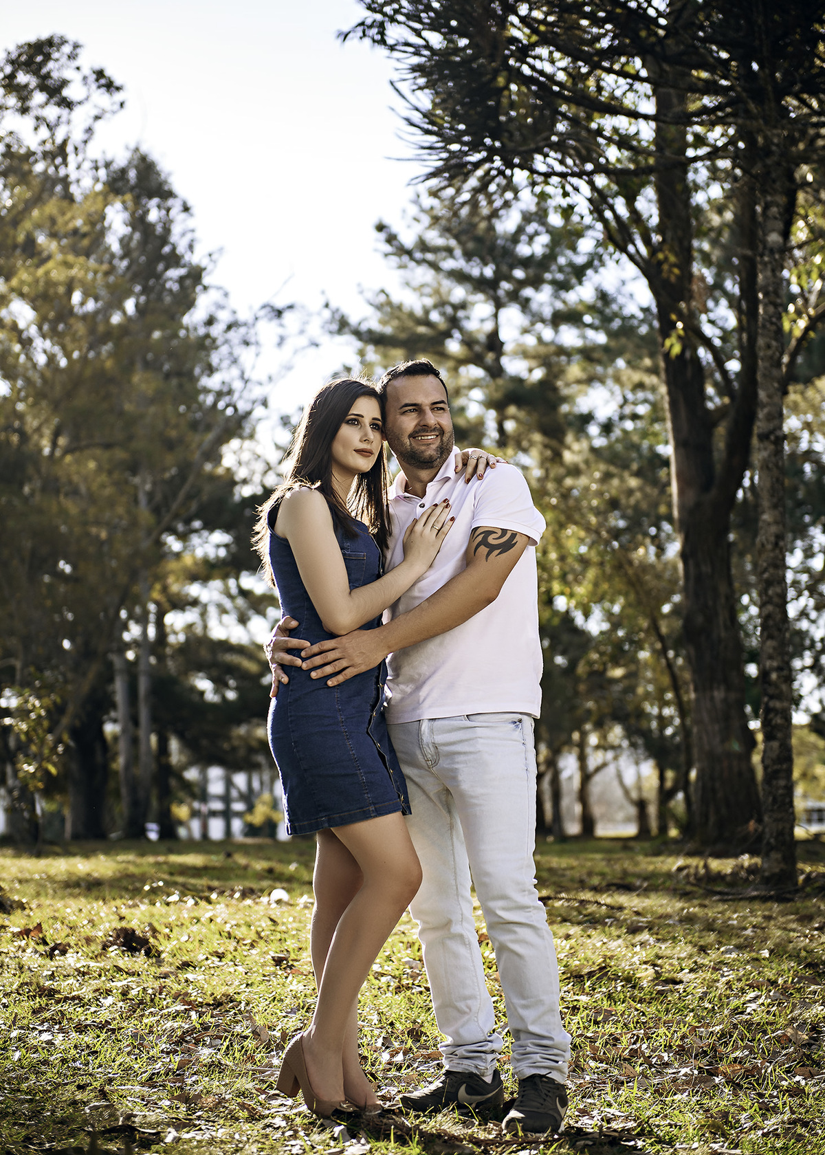 casal abraçado em santa maria