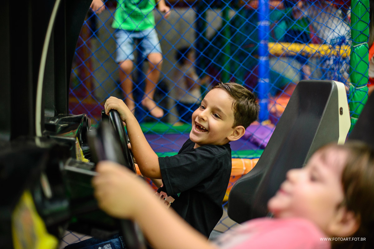 criancas brincando no Espaço Kids Buffet Infantil