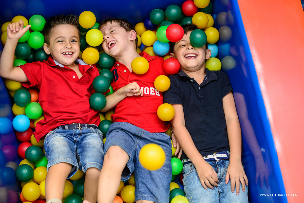 criancas brincando no Espaço Kids Buffet Infantil