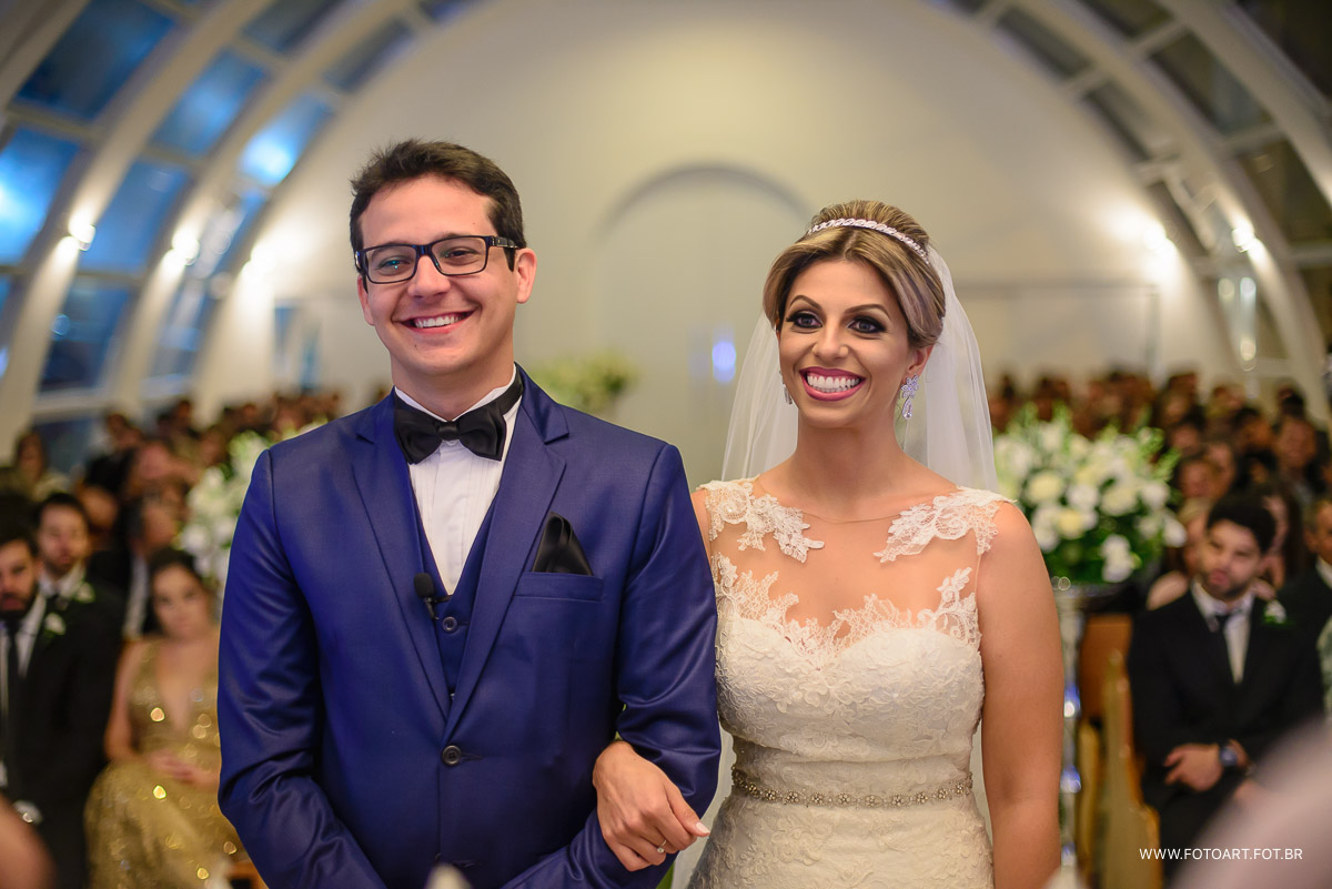 novos sorridentes no altar  capela de vidro do luz tropical  foto de Anderson Silva Fotoart fotografo sp