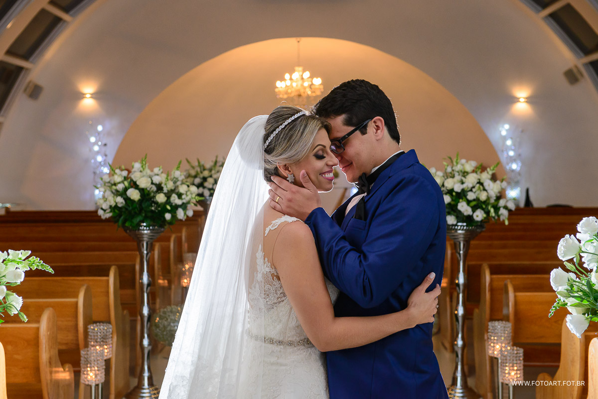 carinho do casal de bauru na  capela de vidro do luz tropical  foto de Anderson Silva Fotoart fotografo sp