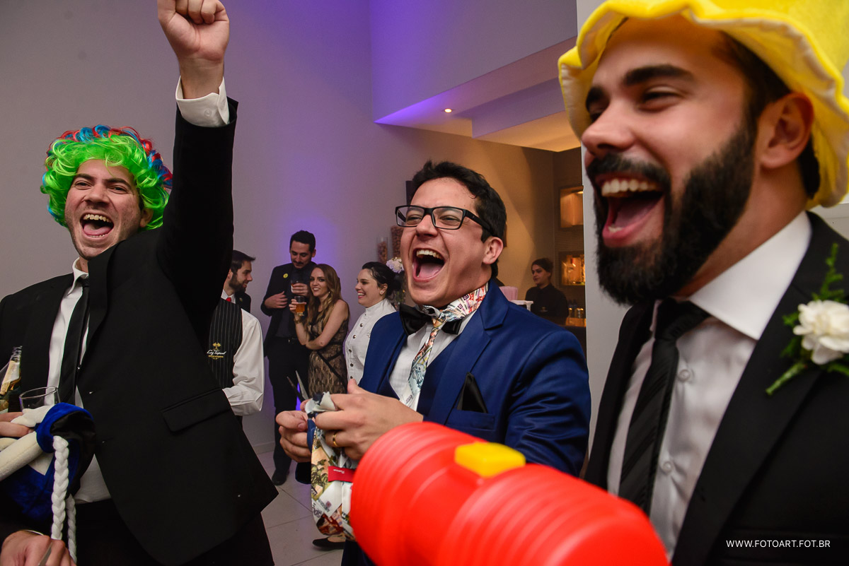 momento da gravata muita alegria e diversao no luz tropical  foto de Anderson Silva Fotoart fotografo sp