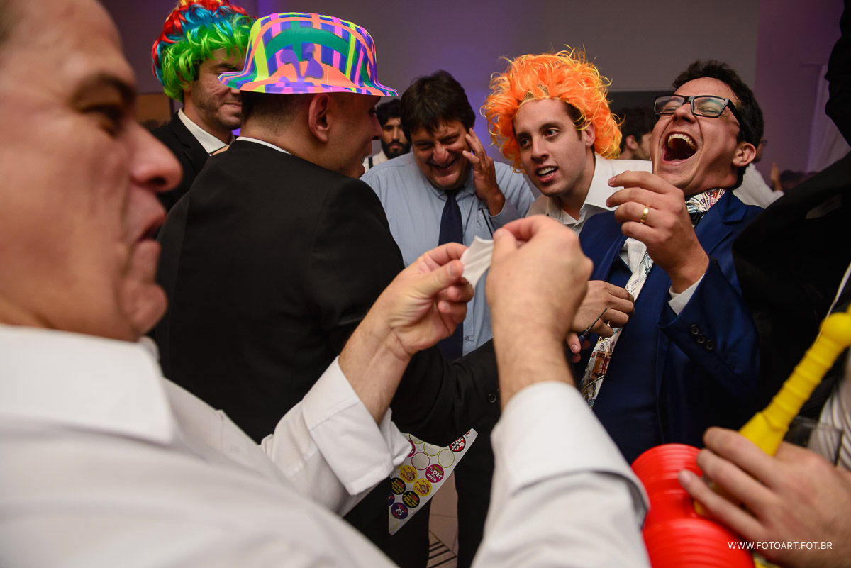 momento da gravata muita alegria e diversao no luz tropical  foto de Anderson Silva Fotoart fotografo sp
