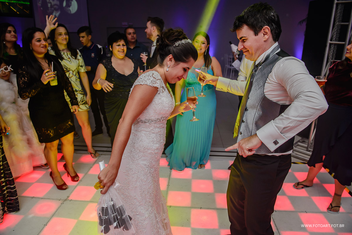 momento antes de jogar o buque no buffet luz tropical eventos  foto de Anderson Silva Fotoart fotografo botucatu sp e regiao