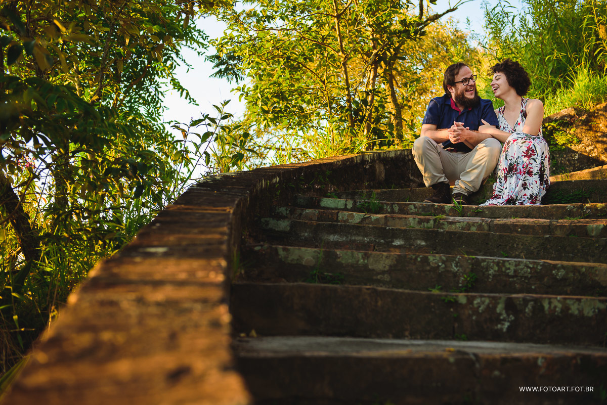 foto romantica com sol ao fundo fotografo de casamento de Botucatu sao paulo e regiao Anderson Silva Fotoart