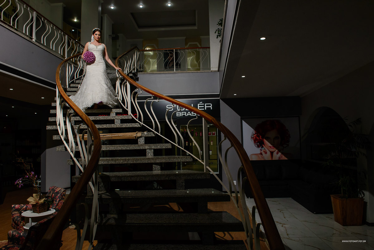 Noiva na escada do salao riellis  botucatu por Anderson Silva Fotoart fotografo sp