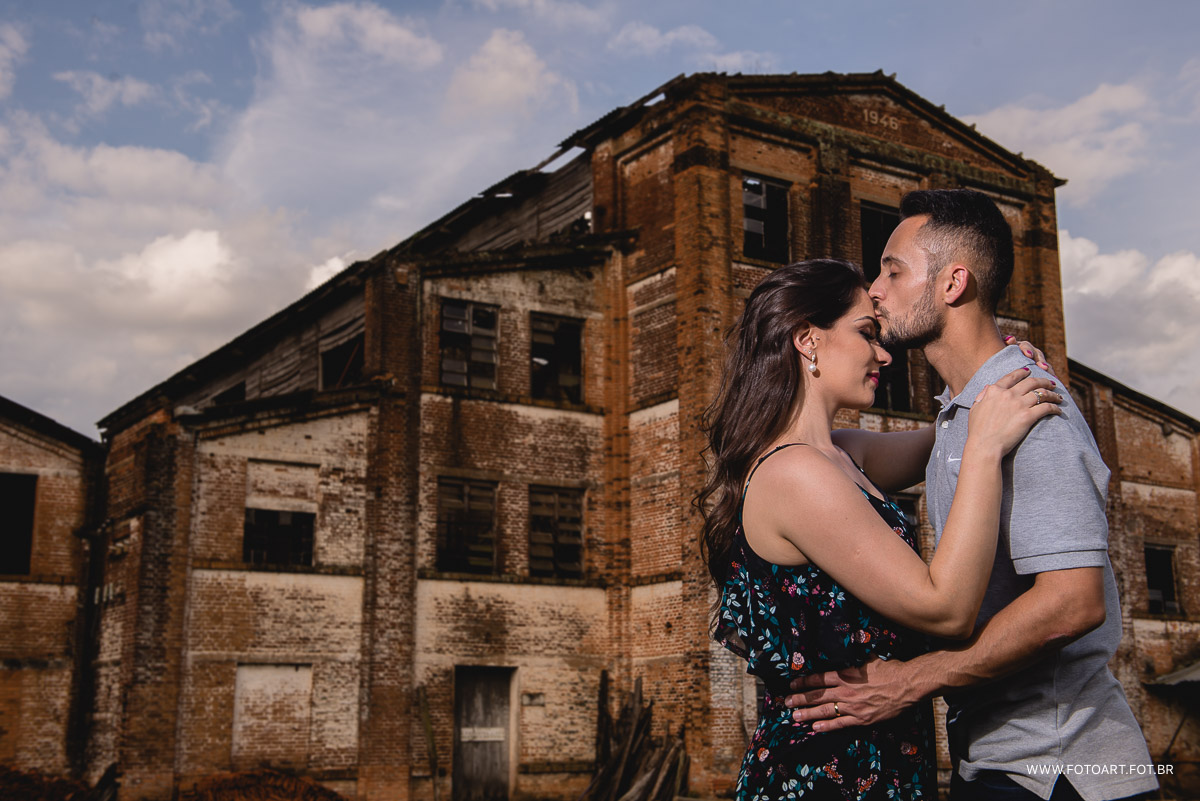 Noivos em frente a  usina indiana Botucatu foto de Anderson Silva Fotoart fotografo sp