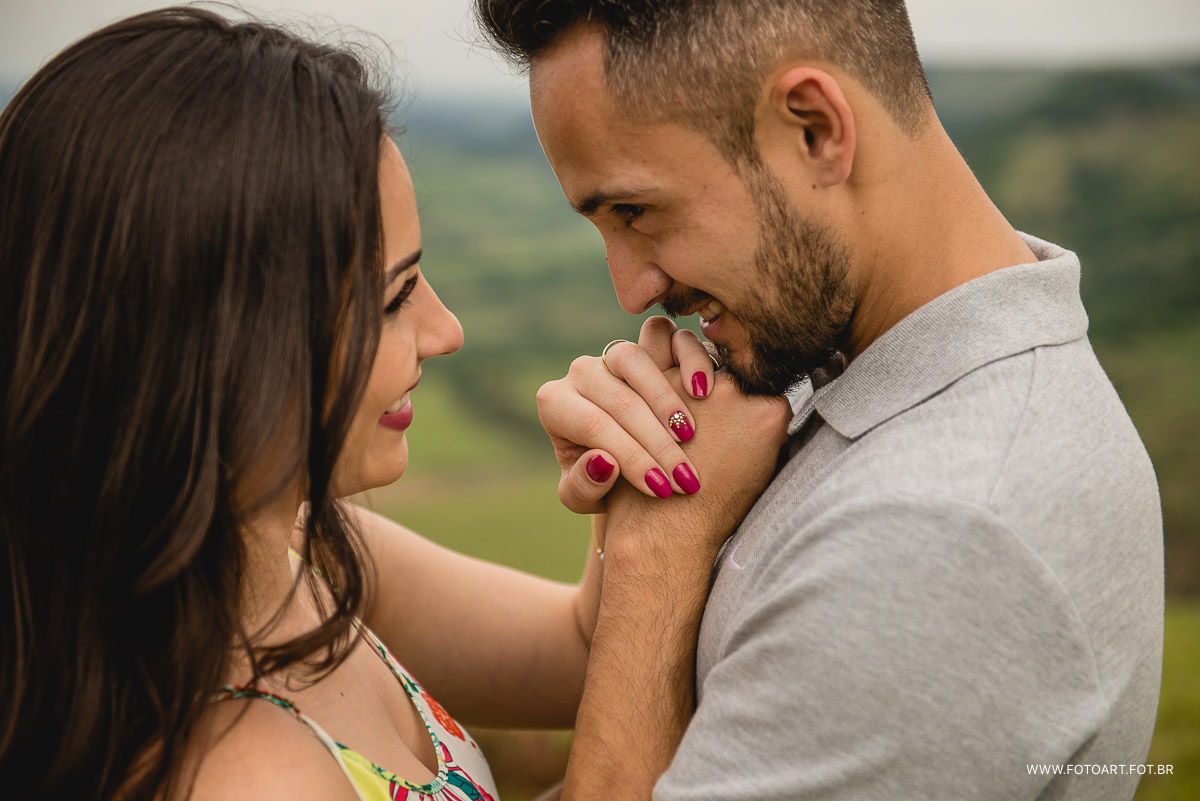 Beijo na alianca na base da nuvem Botucatu foto de Anderson Silva Fotoart fotografo sp