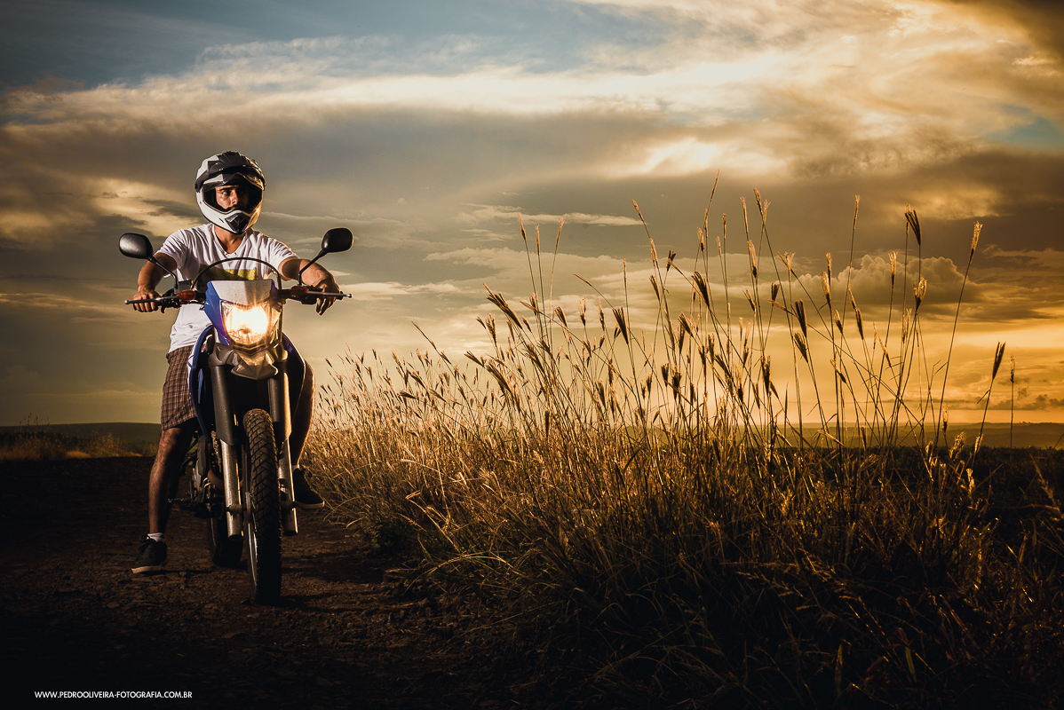 moto-yamaha-motorcycle-por-do-sol-maringá