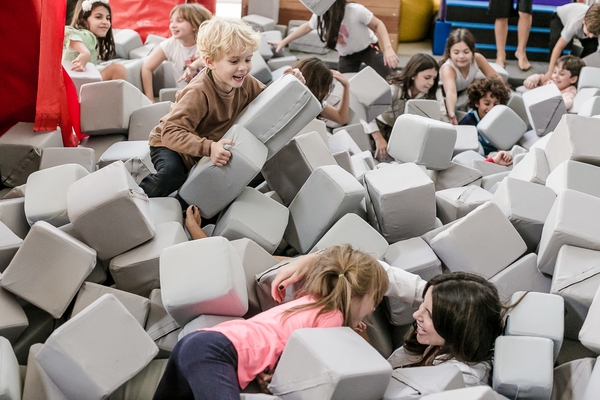 Fotos do aniversário de 9 anos da Luisa na Escola de artes circenses trapézio voador jardim guedala sao paulo sp