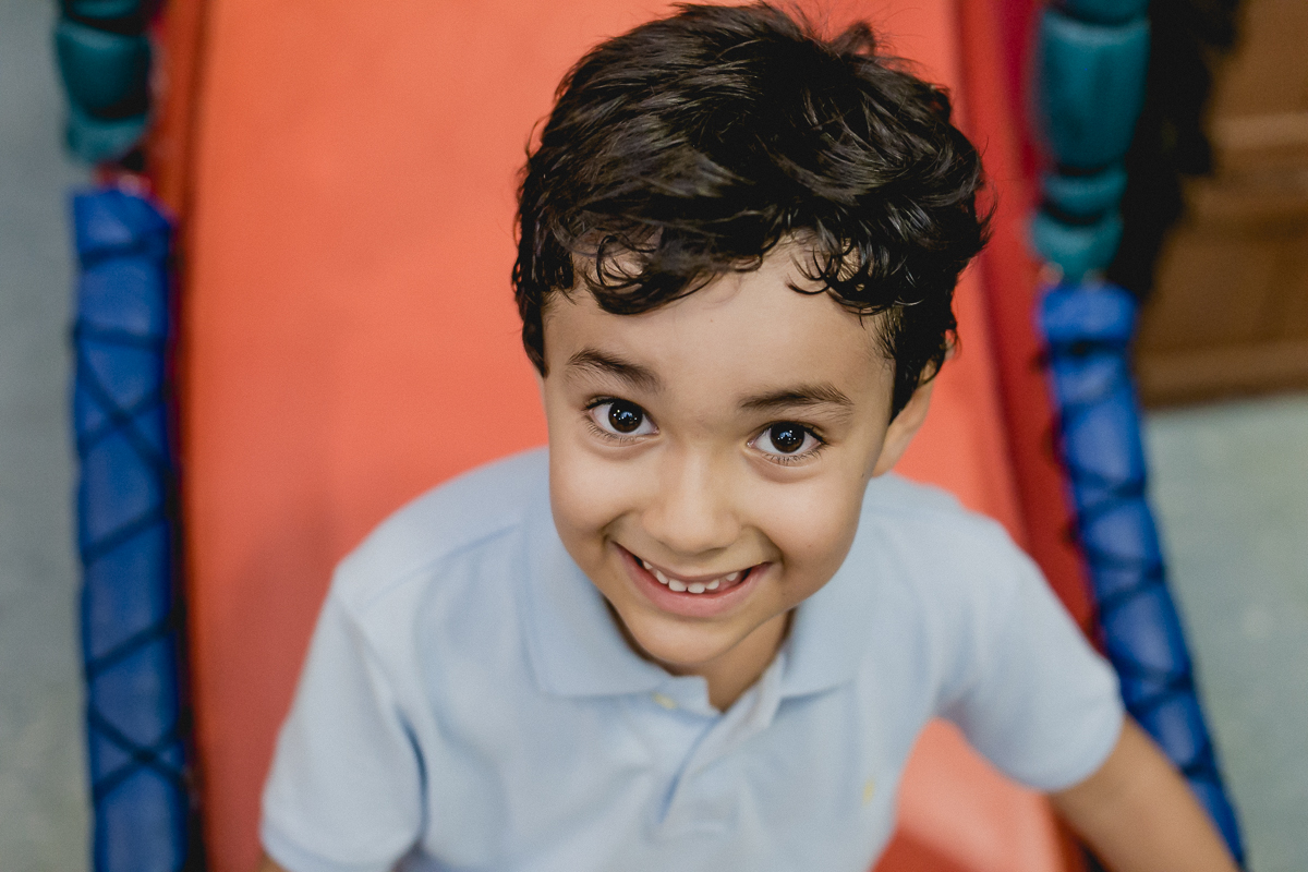 retrato do pedro no escorregador