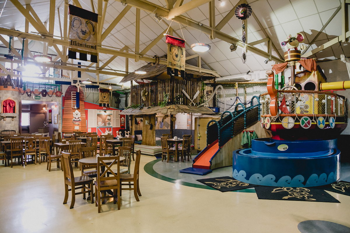 interior do buffet miniland