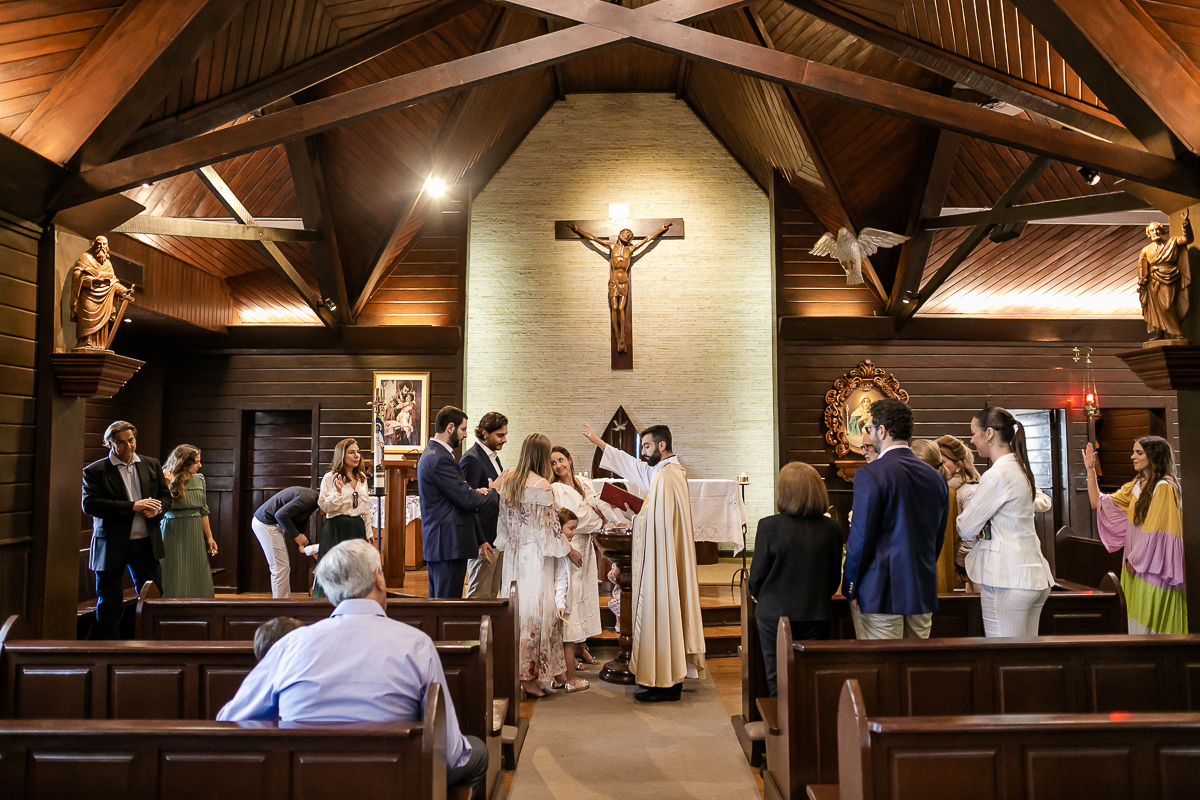 fotos do batizado do pedro michel que aconteceu na capela são pedro e são paulo no bairro cidade jardim em são paulo sp