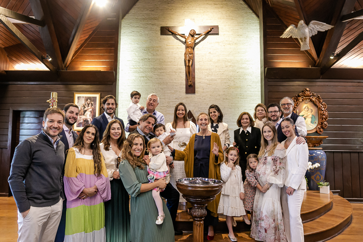 fotos do batizado do pedro michel que aconteceu na capela são pedro e são paulo no bairro cidade jardim em são paulo sp