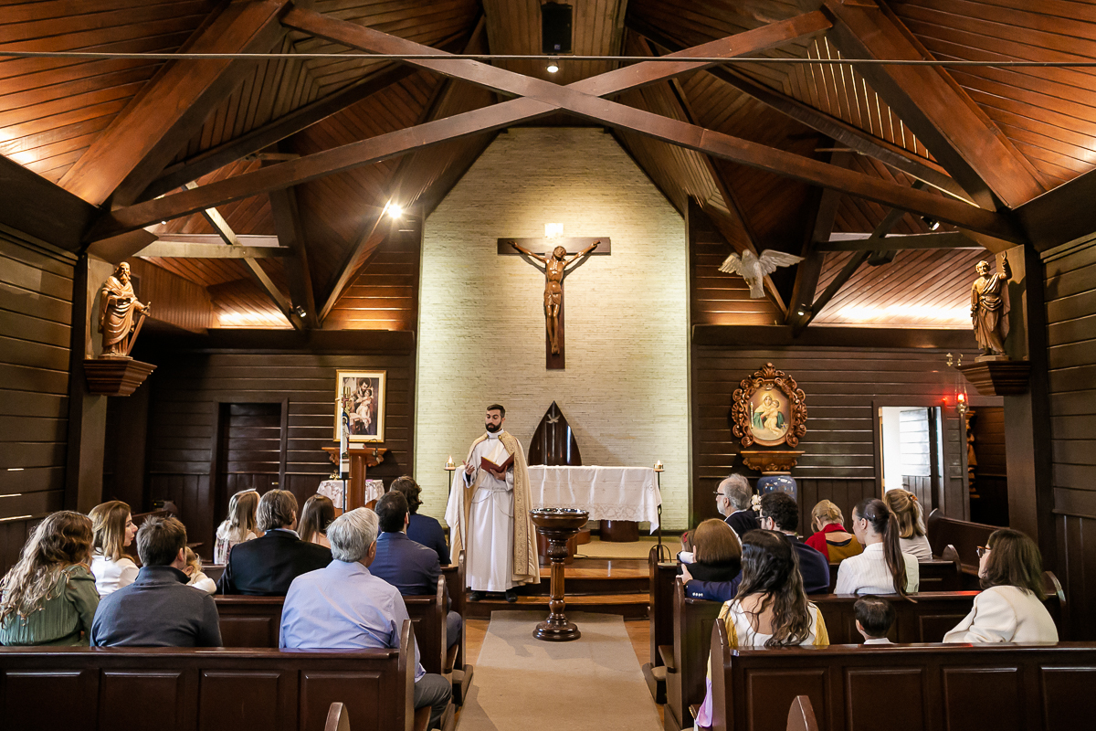 fotos do batizado do pedro michel que aconteceu na capela são pedro e são paulo no bairro cidade jardim em são paulo sp