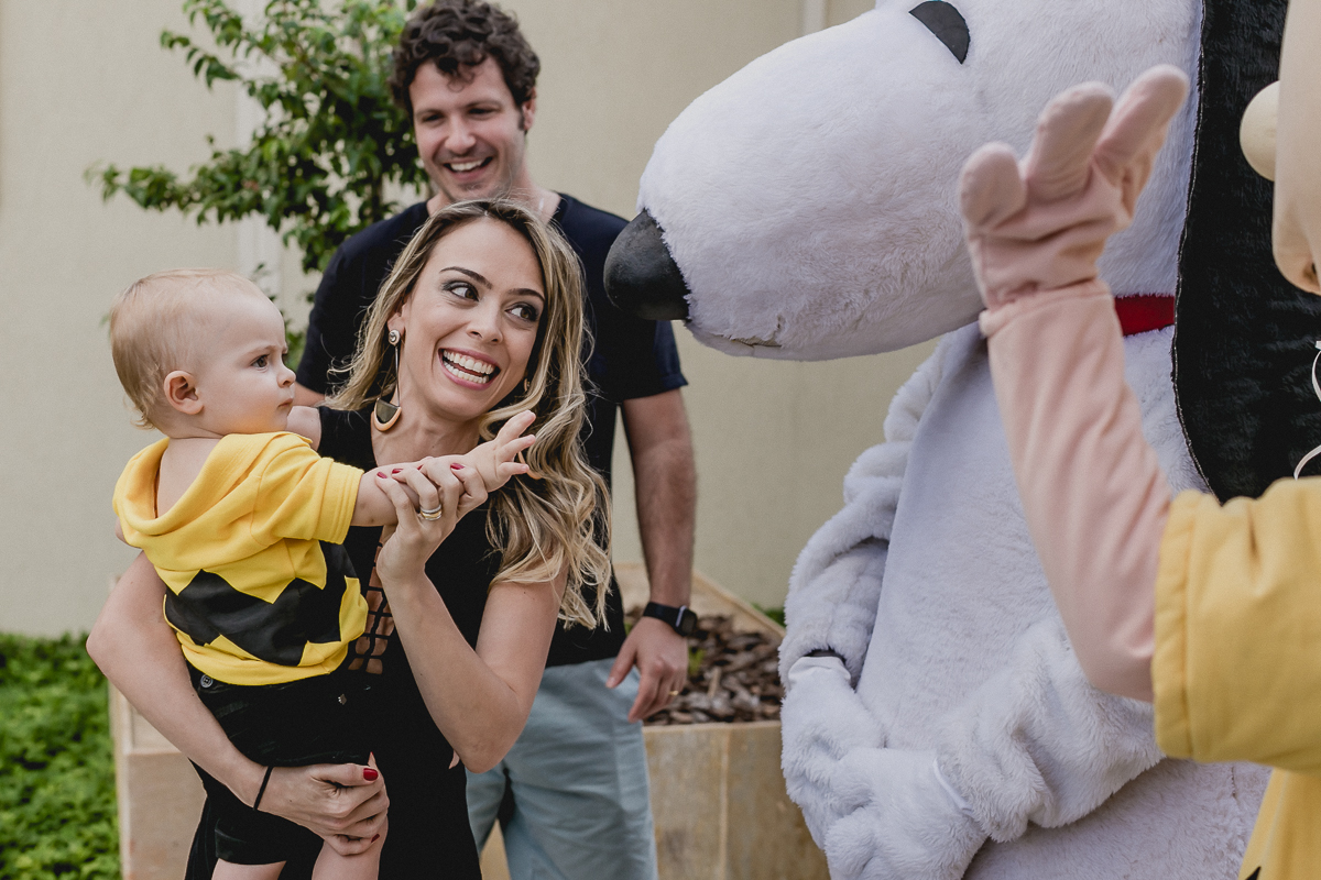 joao apertando o nariz do snoop