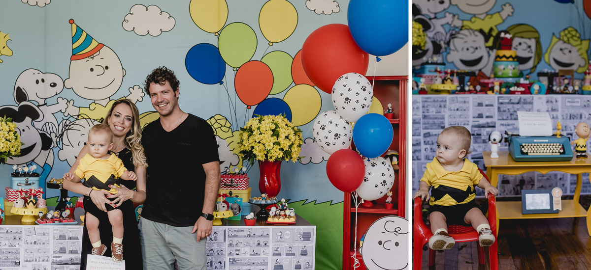 retrato em familia na frente da mesa do bolo