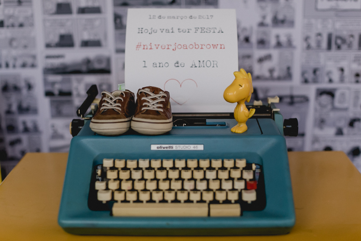 detalhe do sapatinho que o joao usou na festa