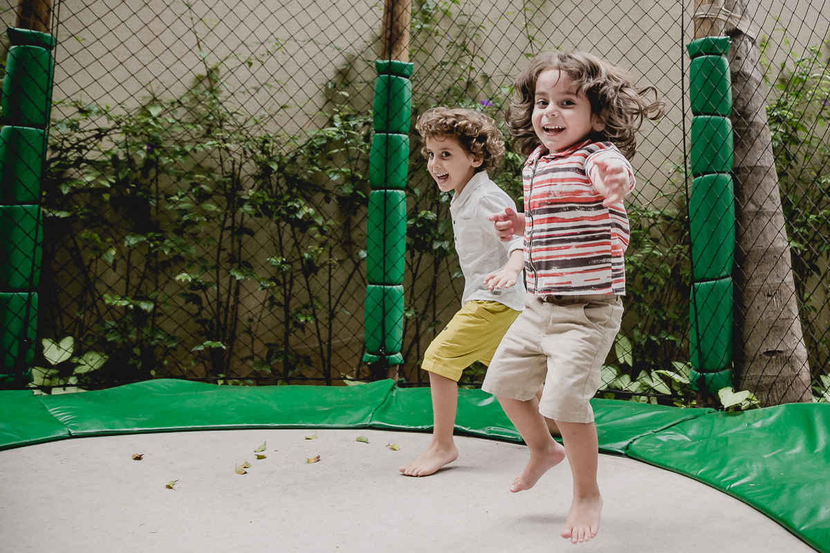 se divertindo muito no pula pula