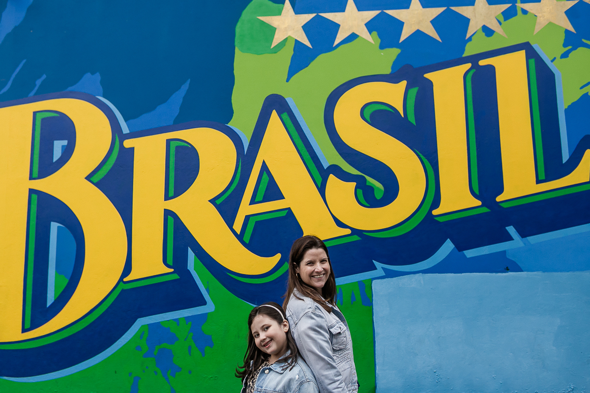 ensaio familia do leo e da camilla no beco do batman na vila madalena sao paulo sp
