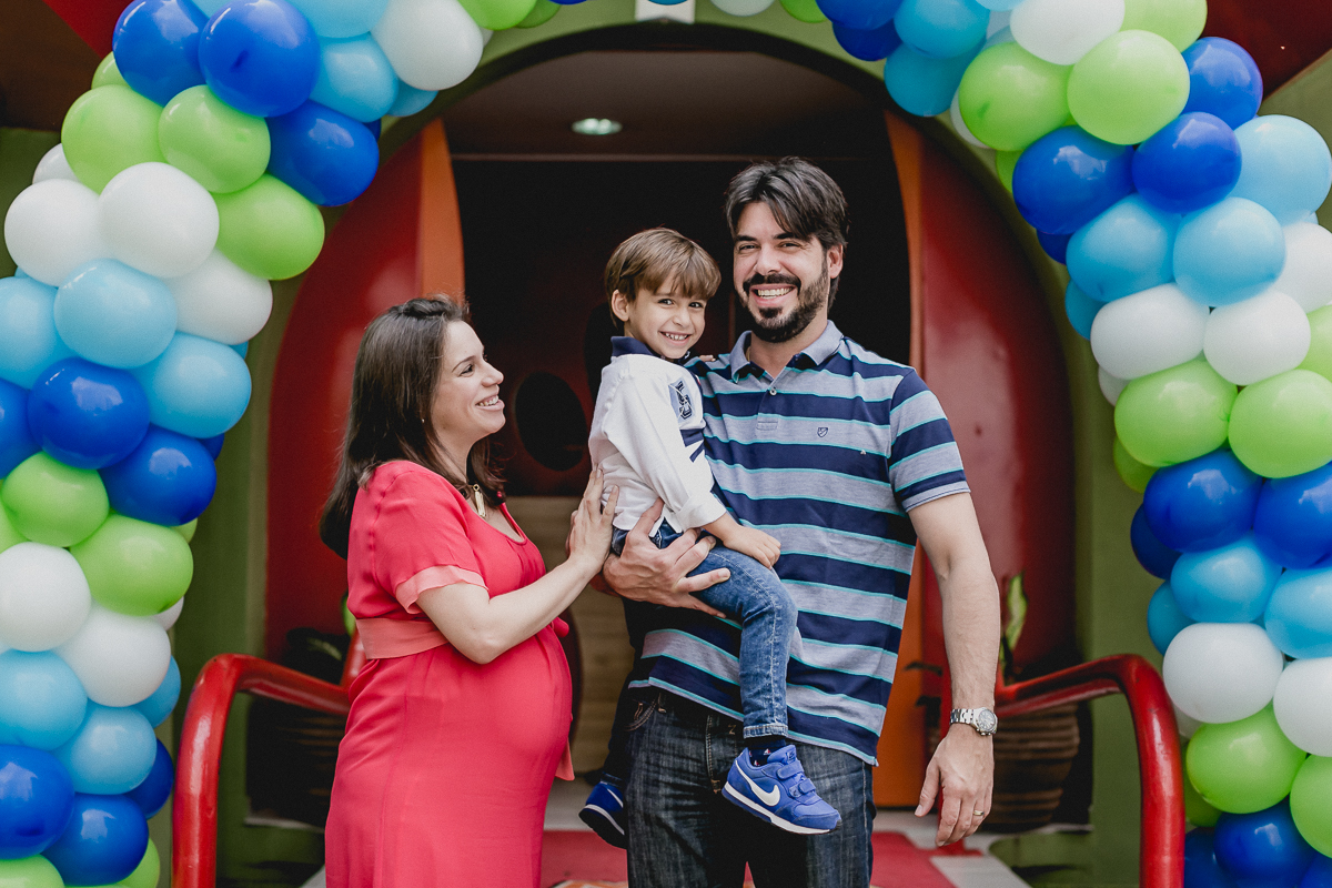 Foto em familia na frente do buffet mega boom II