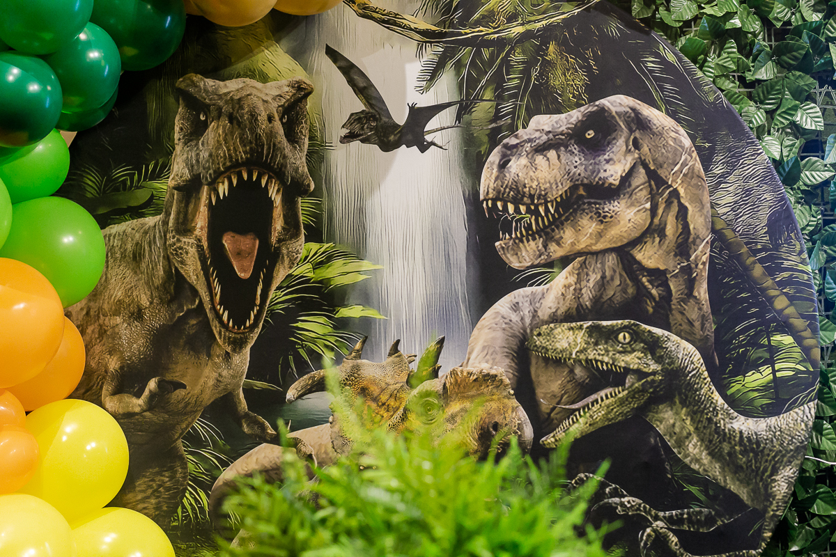 fotografias do aniversário de 5 anos do alexandre no buffet miniland unidade vila olimpia com o tema dinossauros